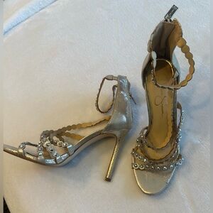 Jessica Simpson Jakkie size 8 gold & silver heels. GUC.